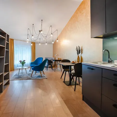 Happy House 4*