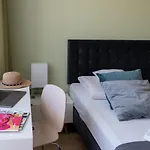 Aparthotel Happy House 4*