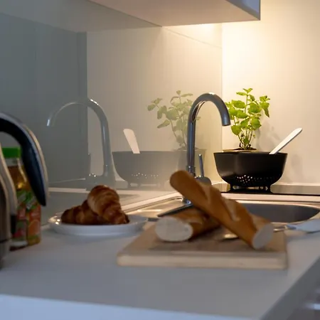 Aparthotel Happy House 4*