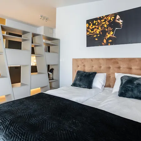 Happy House Aparthotel