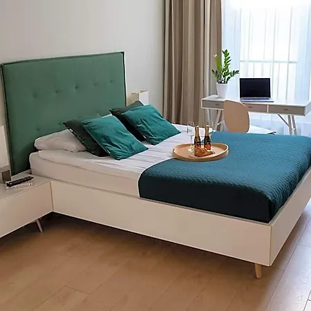 Apart-hotel Happy House 4*