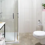 Happy House アパートホテル 4*