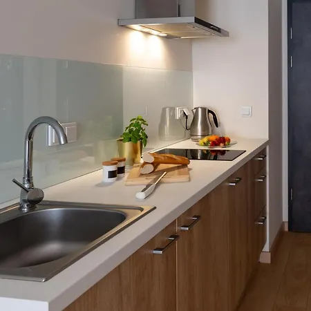 Happy House Aparthotel 4*