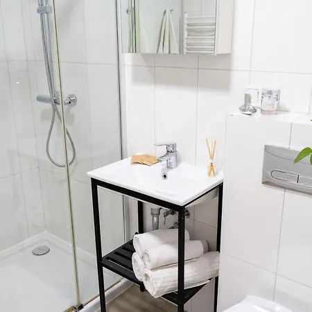 Happy House Aparthotel